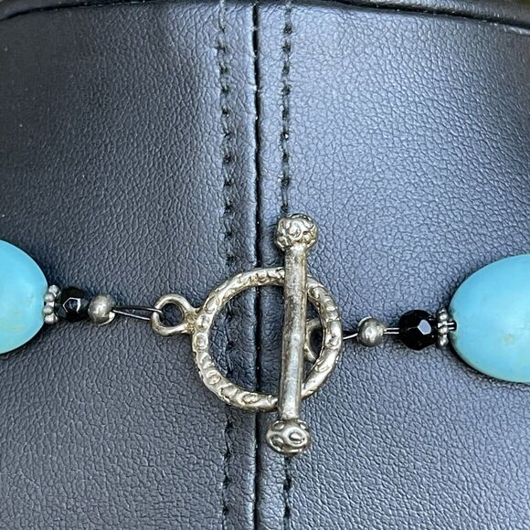 Southwestern Style Heart Shaped Howlite Turquoise Blue Color Beaded Necklace 19” - Picture 6 of 6